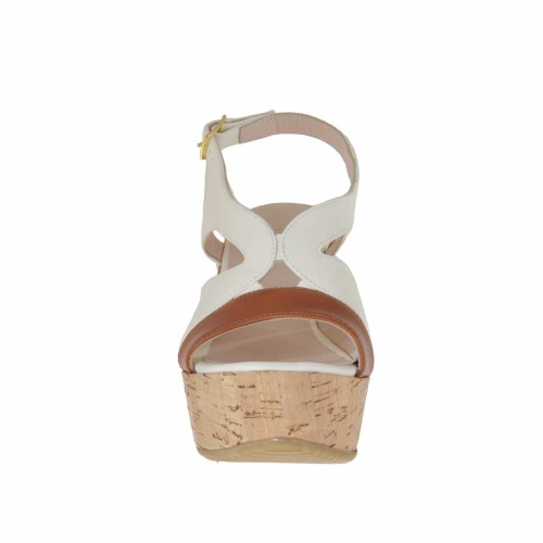 Sandalia para mujer en piel blanca y cuero con plataforma y cuña de corcho 9