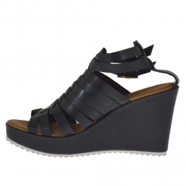 Sandale pour femmes avec plateforme et courroies entrecroisés en cuir noir talon compensé 9 - Pointures disponibles:  42 2