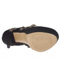 Décolleté da donna con fiori, cinturini incrociati e plateau in camoscio nero e taupe tacco 15 - Misure disponibili: 42