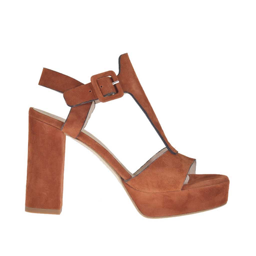 Sandalo da donna con plateau in camoscio color ruggine tacco 9