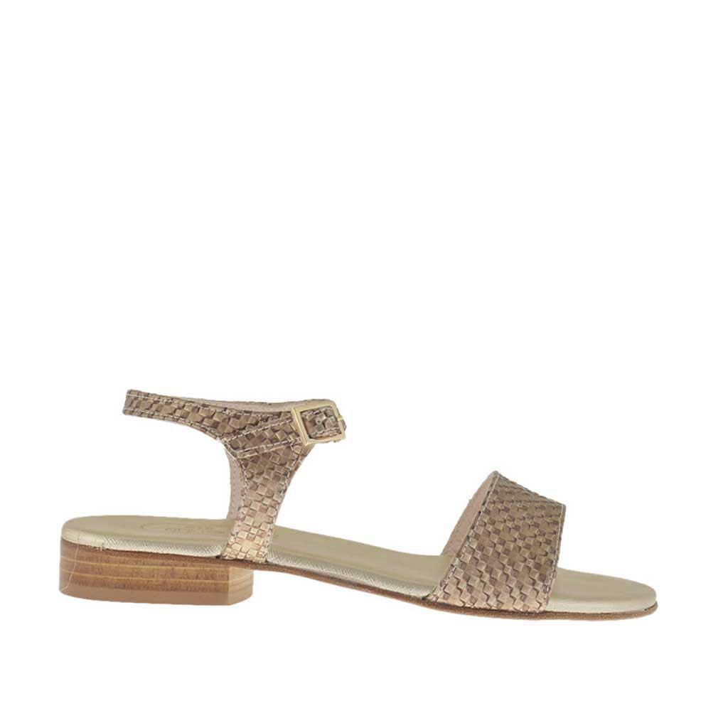 Sandalia para mujer imprimida color bronce con cinturon y tacon 2