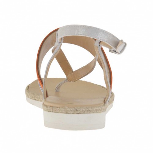 Sandalia infradedo para mujer en gamuza hielo laminada plateada y nobuk  multicolor cuña 1,5 en cuerda y goma