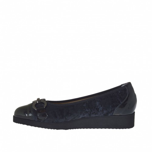 Bailerina con accessorio para mujer en terciopelo y charol negro cuña 3