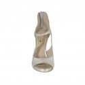 Zapato abierto con plataforma, elastico y cremallera en piel laminada platino tacon 10 - Tallas disponibles:  42