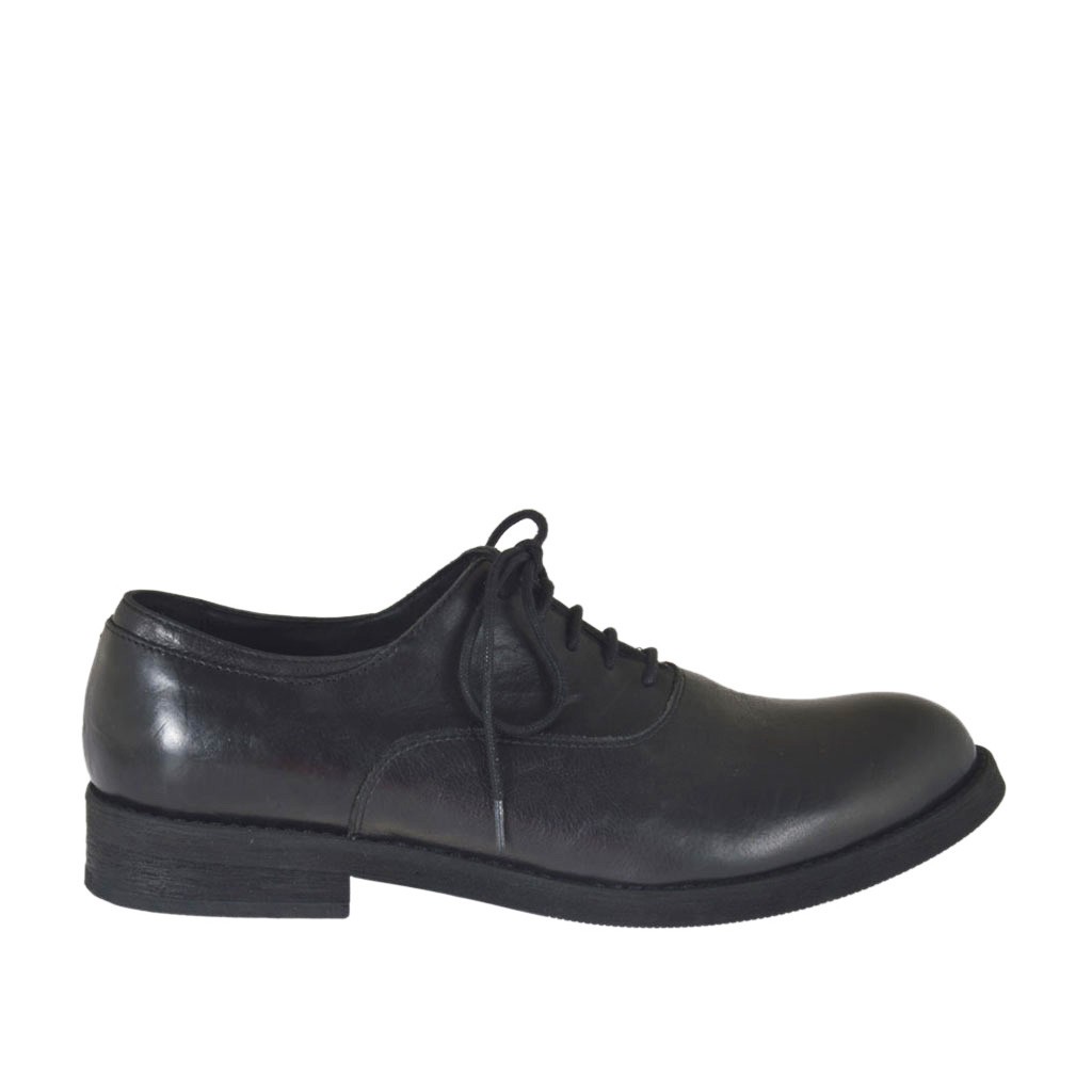 Men's laced Oxford shoe in black leather