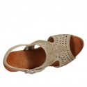 Sandale pour femmes en cuir perforé taupe avec talon compensé et plateforme 9 - Pointures disponibles:  42