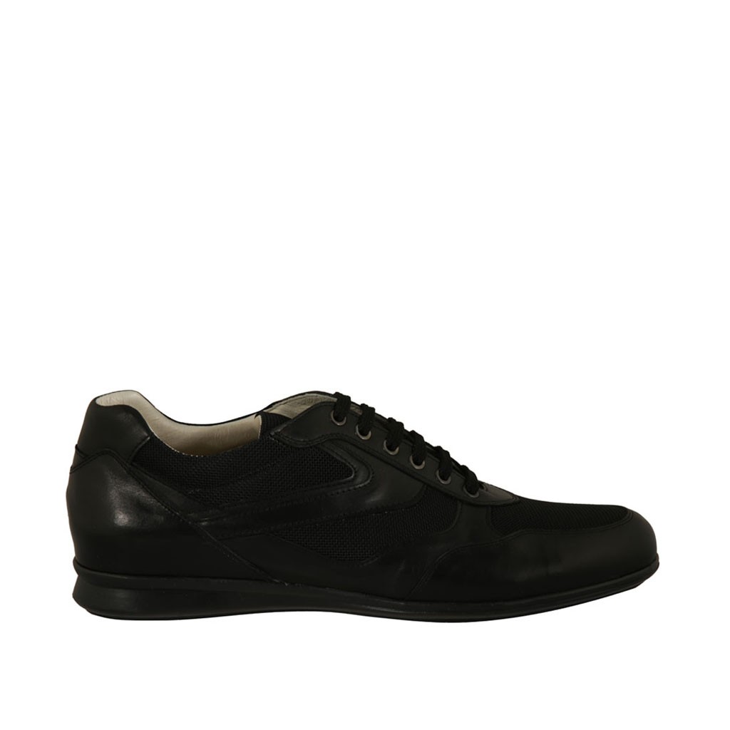 casual laced shoe in black leather 