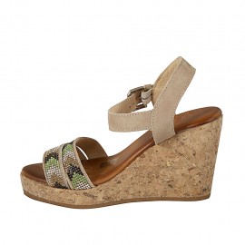 Sandale pour femmes en daim beige avec courroie, strass, plateforme et talon compensé 9 - Pointures disponibles:  42 2