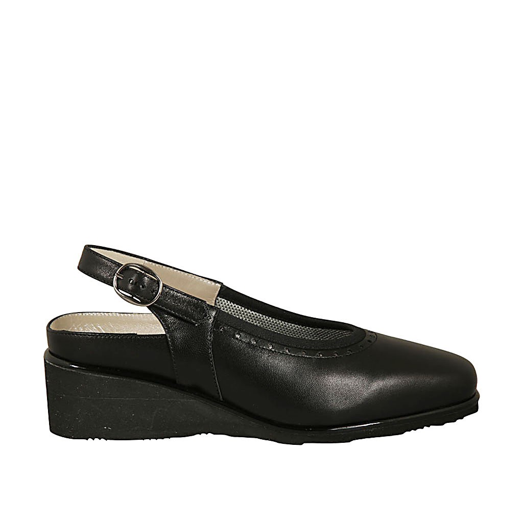 Chanel para mujer con plantilla extraible en piel negra cuña 4