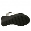 Sandale pour femmes en daim perforé noir et cuir lamé argent avec courroie talon compensé 9 - Pointures disponibles:  42