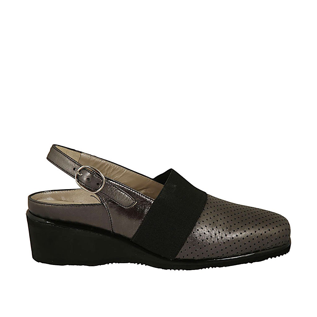 Chanel para mujer con elastico y plantilla extraible en piel perforada y  laminada gris acero cuña 4