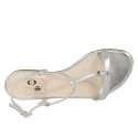 Sandalo da donna con fibbia in pelle laminata argento tacco 1 - Misure disponibili: 32