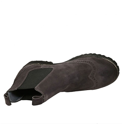 Stivaletto da uomo con elastici e puntale a coda di rondine in camoscio  grigio