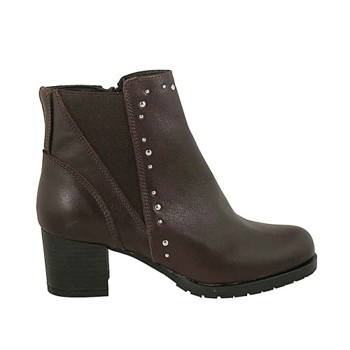 Botines para mujer con cremallera, elastico y tachuelas en piel marron  oscuro tacon 5