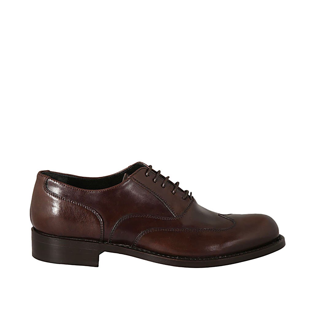 Men's laced Oxford shoe with wingtip in 