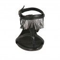 Sandale entredoigt avec courroie pour femmes en cuir noir avec franges gris acier talon 2 - Pointures disponibles:  33