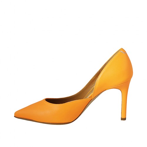 Woman's pump with sidecut in fluorescent orange leather heel 8