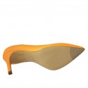 Zapato de salon para mujer con corte lateral en piel naranja fluorescente tacon 8 - Tallas disponibles:  42, 43