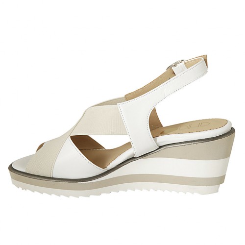 Sandalia para mujer en piel blanca con elastico cuña 6