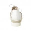 Zapato oxford con cordones para mujer con cortes laterales en gamuza rosa y piel blanca y platino cuña 4 - Tallas disponibles:  43
