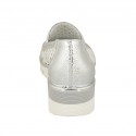 Chaussure pour femmes avec elastiques en cuir perforé blanc et lamé argent talon compensé 3 - Pointures disponibles:  42, 43