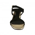 Sandalo da donna in camoscio nero e vernice laminata platino tacco 2 - Misure disponibili: 32