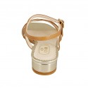 Sandale pour femmes en cuir cognac et cuir verni platine avec courroie talon 2 - Pointures disponibles:  32
