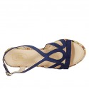 Sandalia para mujer con plataforma en gamuza azul y tejido multicolor cuña 9 - Tallas disponibles:  42, 43, 44