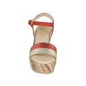 Sandalia para mujer en gamuza roja, piel laminada roja y platino y tejido multicolor con cinturon, plataforma y cuña 9 - Tallas disponibles:  43