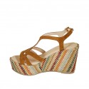 Sandale pour femmes avec plateforme en daim cognac et talon compensé multicouleur 9 - Pointures disponibles:  42