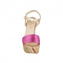 Sandalo con cinturino da donna con plateau in pelle laminata rame e fuchsia e tessuto multicolore tacco 12 - Misure disponibili: 42