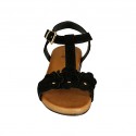 Sandalia con cinturon y flores para mujer en gamuza negra tacon 1 - Tallas disponibles:  33