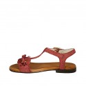 Sandale pour femmes avec courroie et fleurs en daim de couleur prune talon 1 - Pointures disponibles:  33
