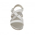 Sandale pour femmes en cuir blanc et métallisé argent talon 2 - Pointures disponibles:  32