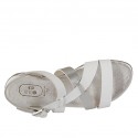 Sandale pour femmes en cuir blanc et métallisé argent talon 2 - Pointures disponibles:  32