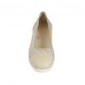 Decolté da donna in tessuto trasparente e vernice beige con plantare estraibile zeppa 5 - Misure disponibili: 42, 44