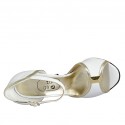 Chaussure ouverte pour femmes avec courroie, accessoire et plateforme en cuir blanc et cuir lamé platine talon 11 - Pointures disponibles:  33, 34