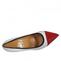 ﻿Zapato de salon para mujer en piel blanca y charol azul y rojo tacon 8 - Tallas disponibles:  32, 42
