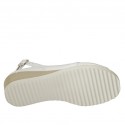 Sandalo da donna con plantare estraibile in pelle bianca zeppa 4 - Misure disponibili: 31