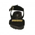 Sandale pour femmes en daim noir avec courroie, boucle, accessoire et talon compensé 2 - Pointures disponibles:  32, 42