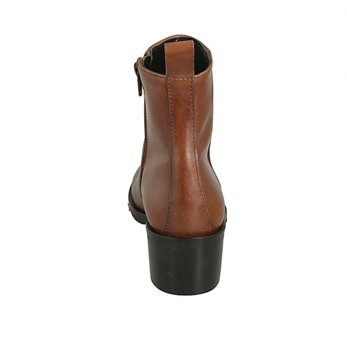 Botines para mujer con cremallera en piel color cuero tacon 5