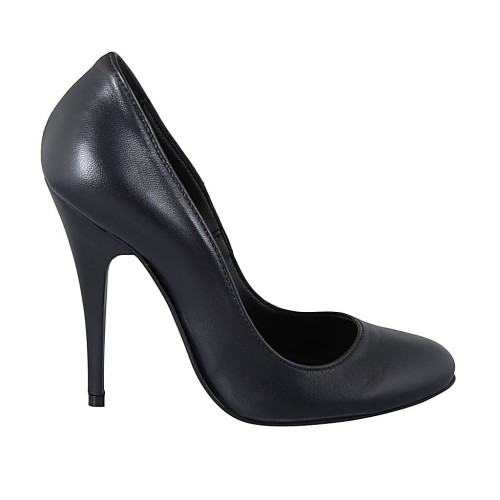 Woman's pump in black leather heel 11