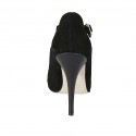 Woman's T-strap pump in black suede heel 11