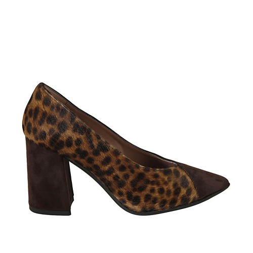 dark brown pump