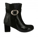 Bottines pour femmes avec fermeture éclair et boucle en daim noir et tacheté et cuir verni noir talon 6 - Pointures disponibles:  43