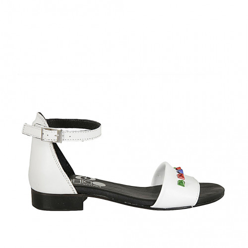 Zapato abierto para mujer en piel blanca con cinturon y tachuelas coloridas tacon 2 - Tallas disponibles:  32, 33