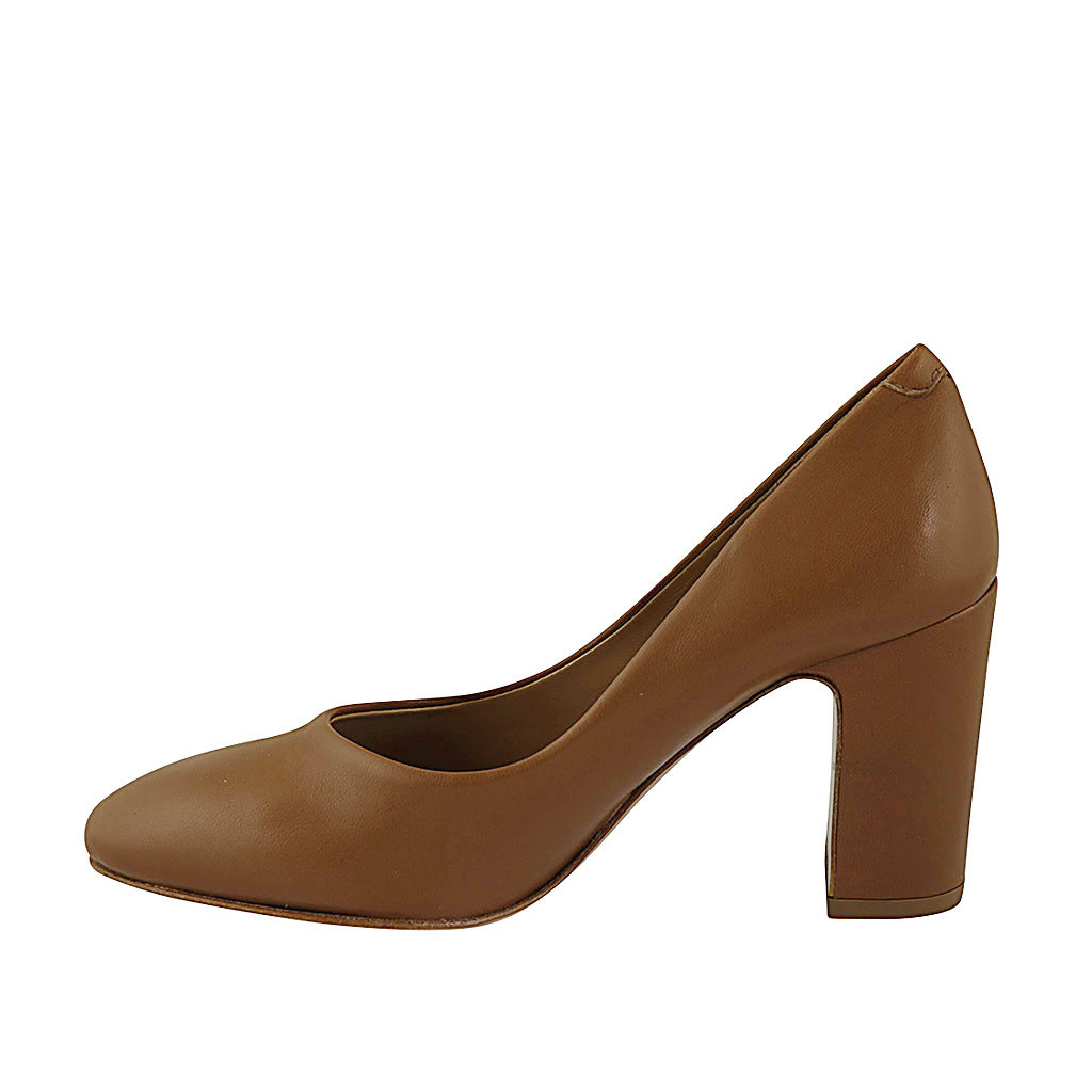 Women's pump in tan-colored leather heel 8