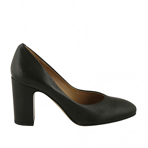 Woman's pump in black leather heel 8 - Available sizes:  32