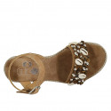 Sandale pour femmes avec courroie, pierres et coquillages en daim beige talon 1 - Pointures disponibles:  33