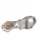 Chaussure ouverte pour femmes avec courroie en cuir lamé argent, platine, bleu clair et rose talon 1 - Pointures disponibles:  33